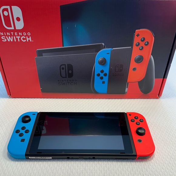 Nintendo Switch with Neon Blue and Neon Red Joy‑Con! Like NEW - Picture 9 of 12